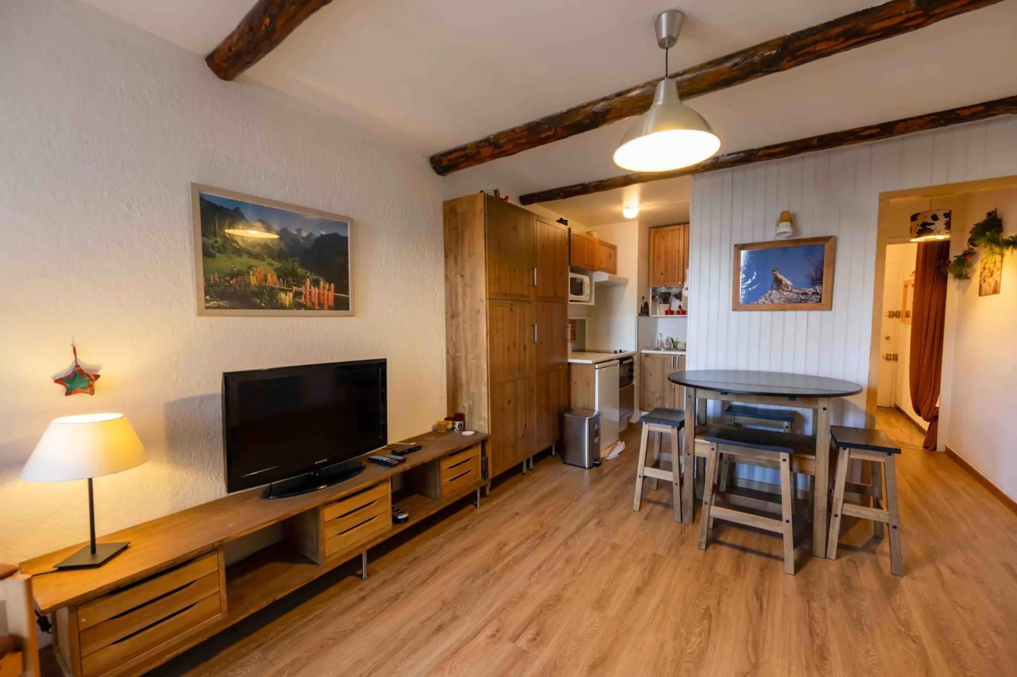 Charmant Studio Avec Balcon - Le Sauze Enchastrayes Luaran gambar